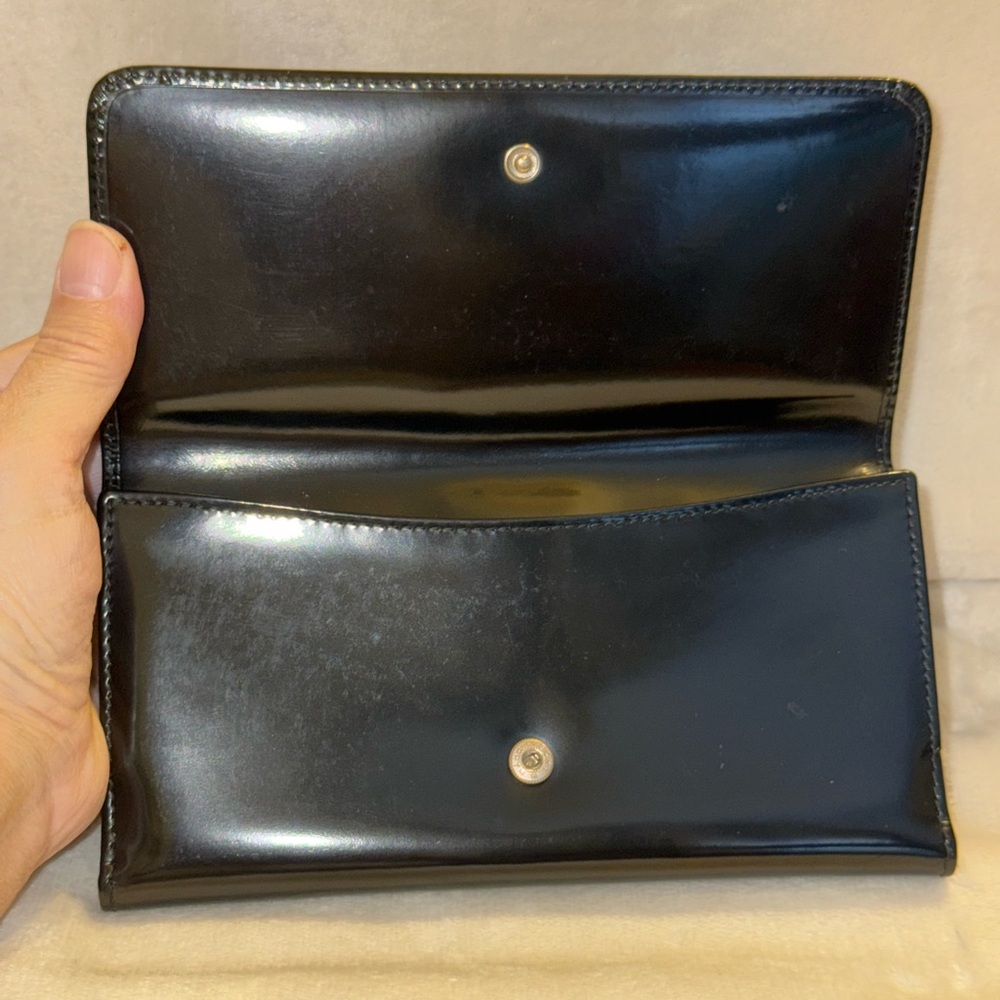 Gucci Glossy Black Leather Clutch - Picture 7 of 14
